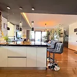 Apartment Coroni 4 Cu Terasa Si Panoramica *