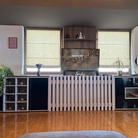 Coroni 4 Cu Terasa Si Panoramica Apartment *