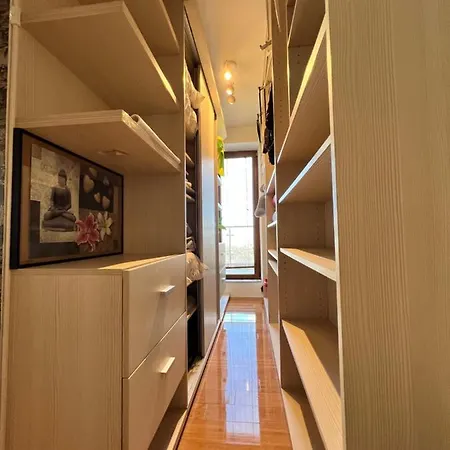 Coroni 4 Cu Terasa Si Panoramica Apartment *