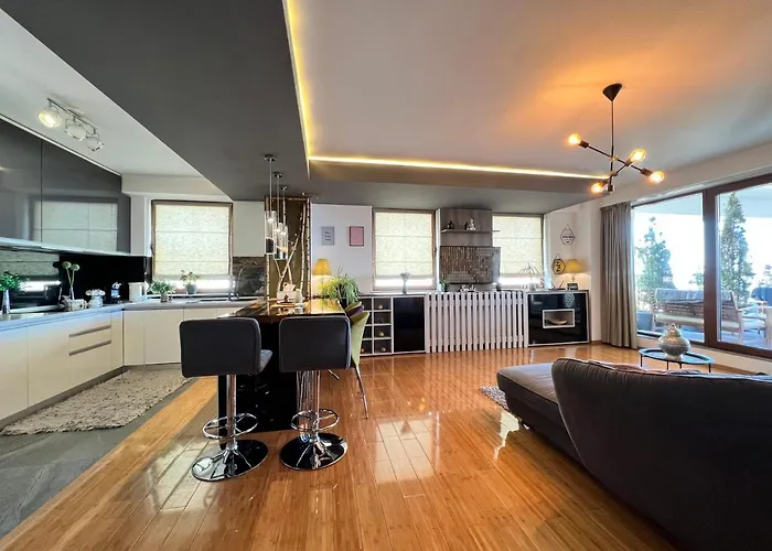 Coroni 4 Cu Terasa Si Panoramica Apartment Brasov